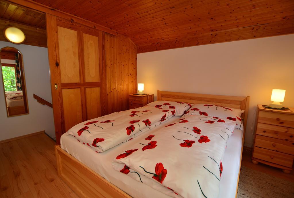 Viragoskert Apartman Hévíz Oda fotoğraf
