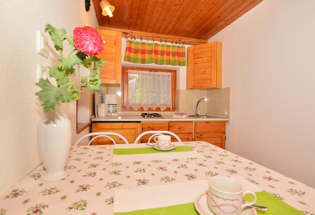 Viragoskert Apartman Hévíz Oda fotoğraf