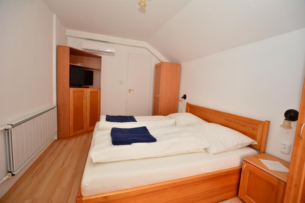 Viragoskert Apartman Hévíz Oda fotoğraf