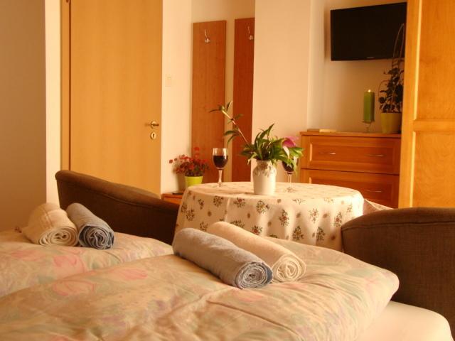 Viragoskert Apartman Hévíz Oda fotoğraf