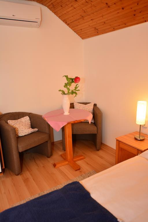 Viragoskert Apartman Hévíz Oda fotoğraf