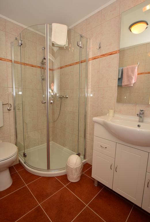 Viragoskert Apartman Hévíz Oda fotoğraf