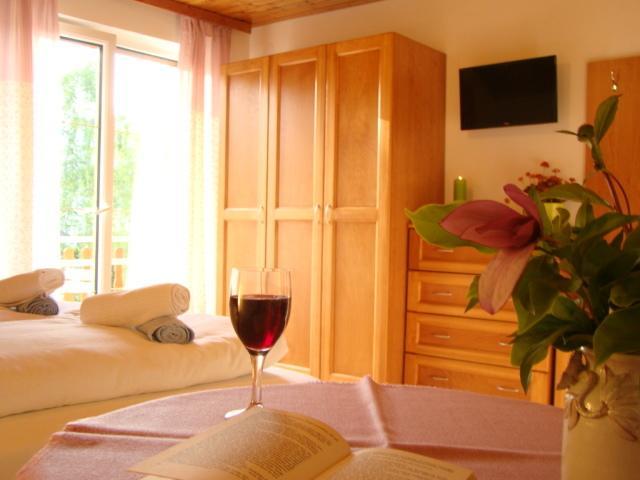 Viragoskert Apartman Hévíz Oda fotoğraf