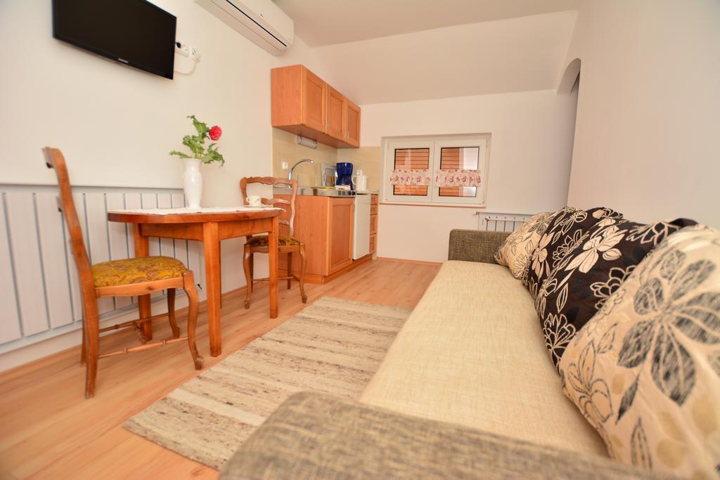Viragoskert Apartman Hévíz Oda fotoğraf