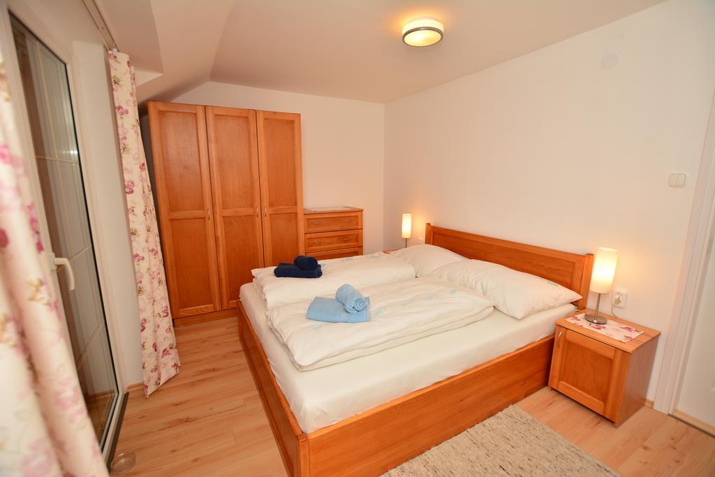 Viragoskert Apartman Hévíz Oda fotoğraf